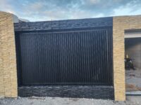 Portones Corredizos | Acabado metal 3×2″