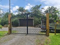 Portones abatibles a la medida